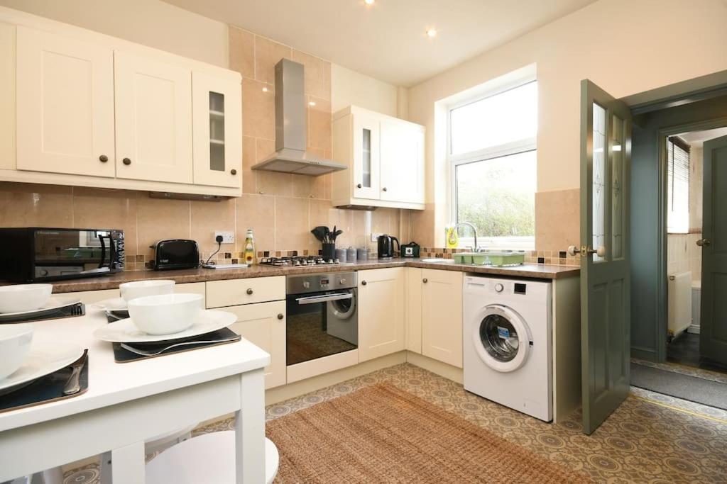Cottage Style 3 Bedroom House - Close To City Centre & The Peaks Chesterfield Exteriör bild