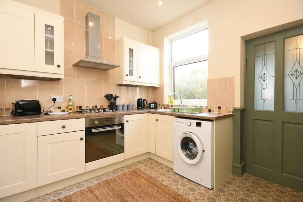 Cottage Style 3 Bedroom House - Close To City Centre & The Peaks Chesterfield Exteriör bild