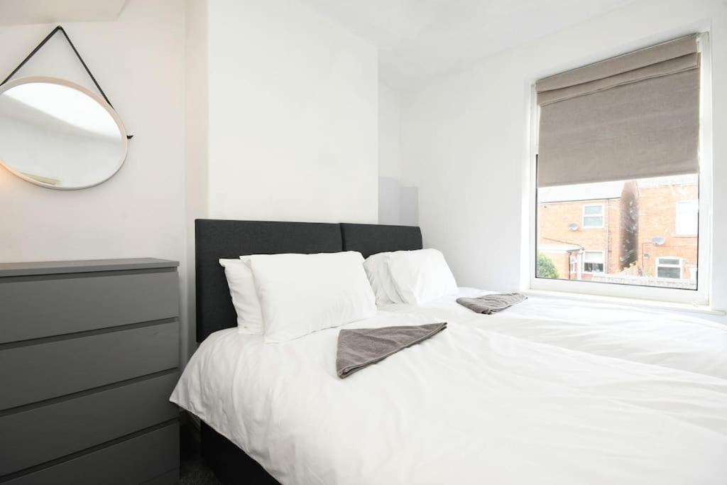 Cottage Style 3 Bedroom House - Close To City Centre & The Peaks Chesterfield Exteriör bild